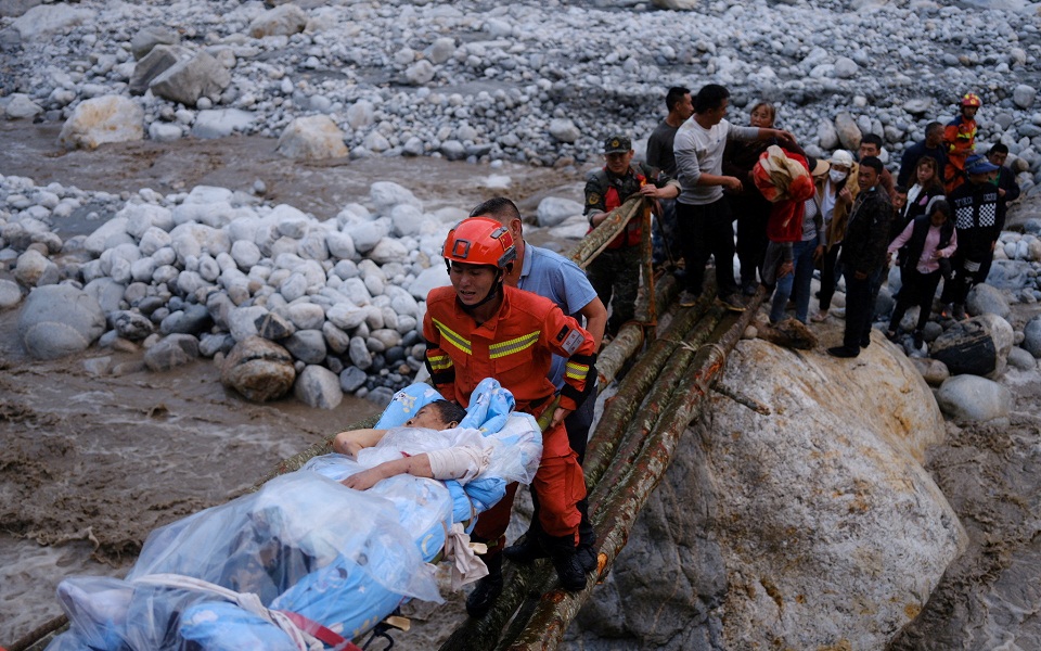 Κίνα: Στους 74 οι νεκροί του σεισμού της Δευτέρας, «μάχη» για τους αγνοούμενους-1