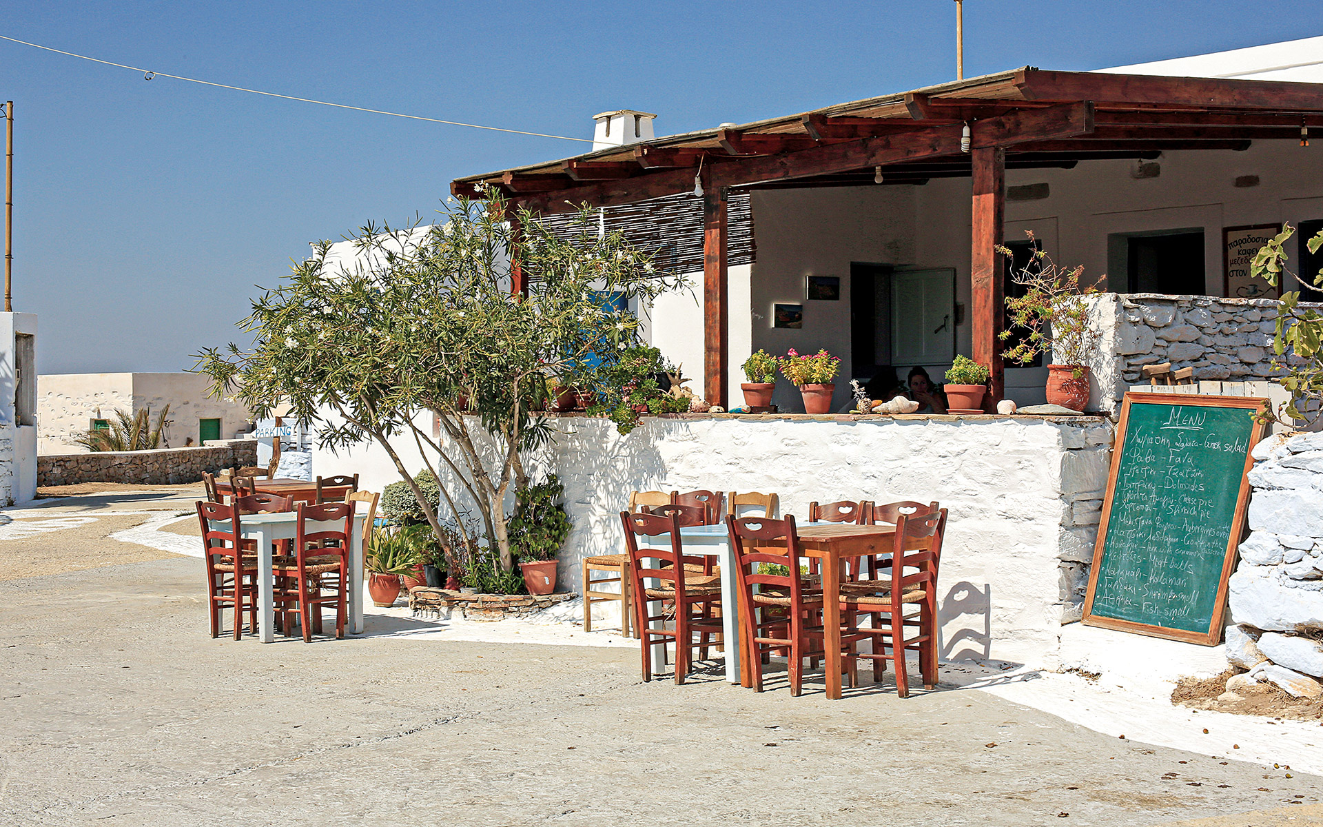 ο-ορισμός-της-ελληνικής-ταβέρνας-βρίσ-562069987