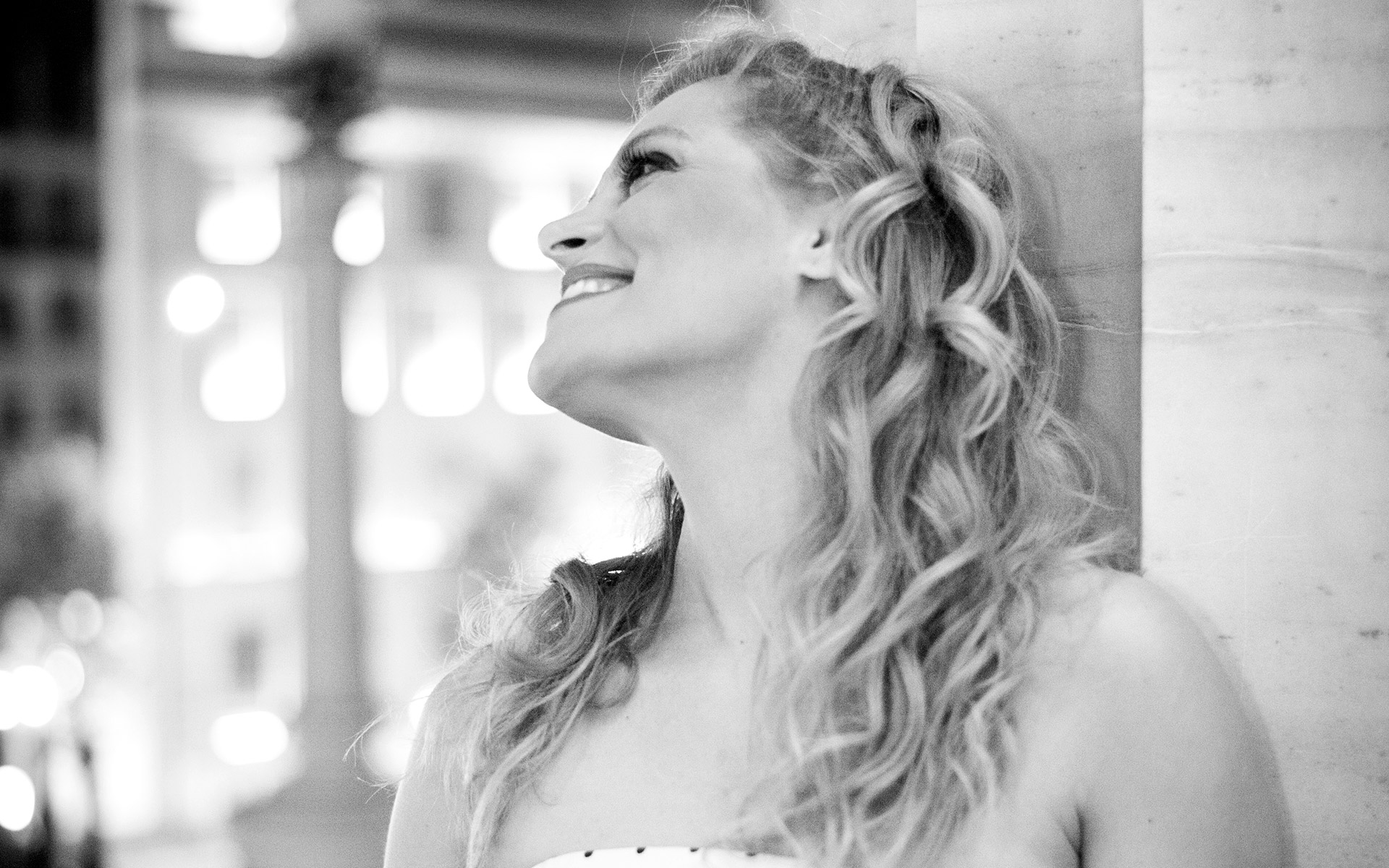 με-πινέλα-και-χρώματα-μόνο-με-την-σοπ-562052947