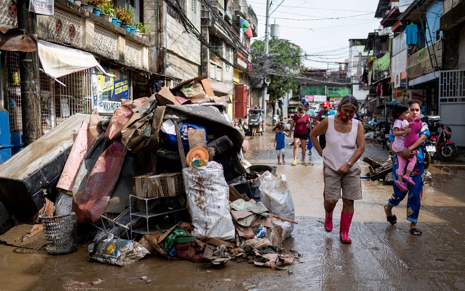 φιλιππίνες-ο-τυφώνας-νόρου-σκοτώνει-κ-562062031