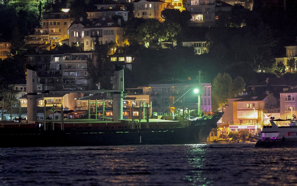 τουρκία-άνοιξε-ξανά-ο-βόσπορος-μετά-τη-562023835