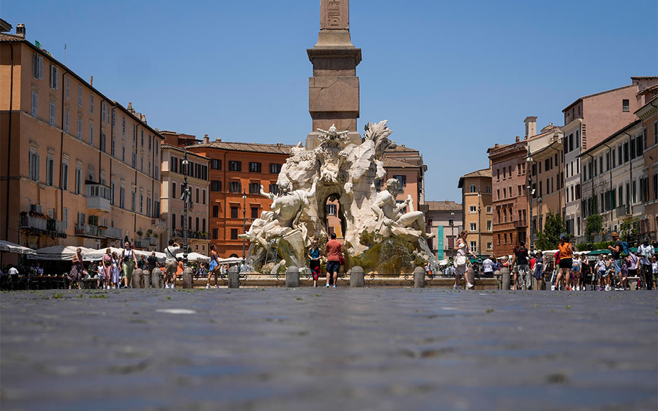 ιταλία-πάνω-από-εννέα-εκατομμύρια-πολ-562036699