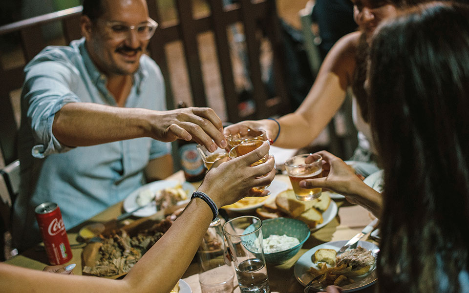 Θήβα: Μύηση στο έθιμο της γουρουνοπούλας-7