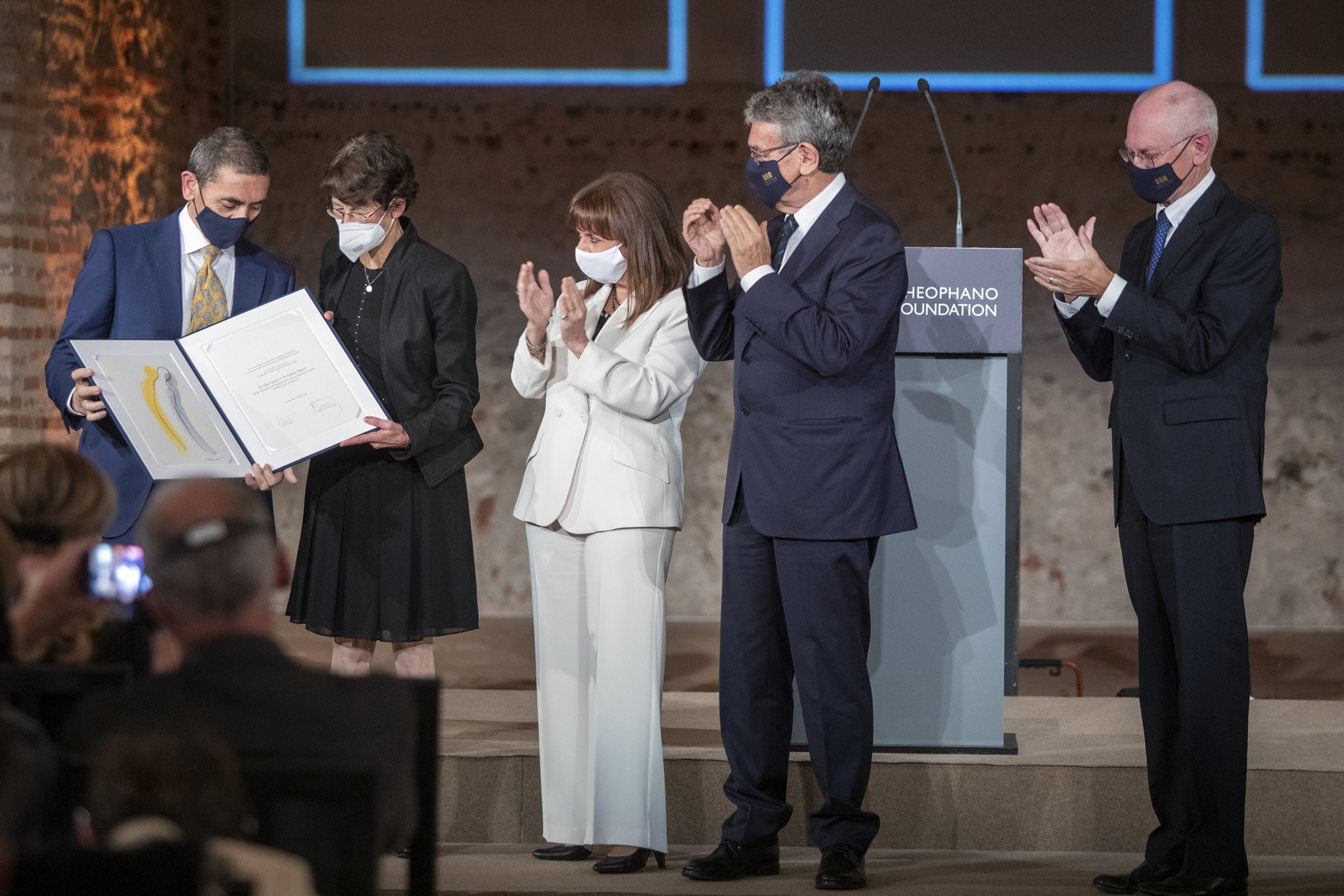 Βραβείο «Αυτοκράτειρα Θεοφανώ»: όλα τα φώτα στον μαέστρο της ειρήνης-2