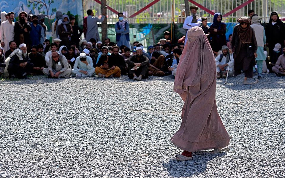 μας-εξαφάνισαν-οι-κραυγές-των-αφγαν-562040143
