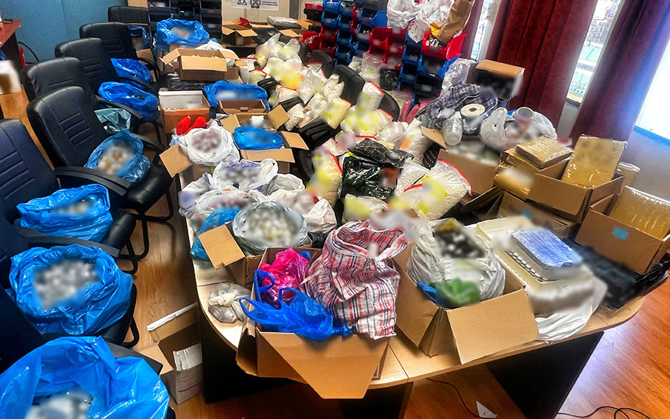 στα-δίχτυα-της-ελ-ασ-διεθνής-σπείρα-εμπ-562059757