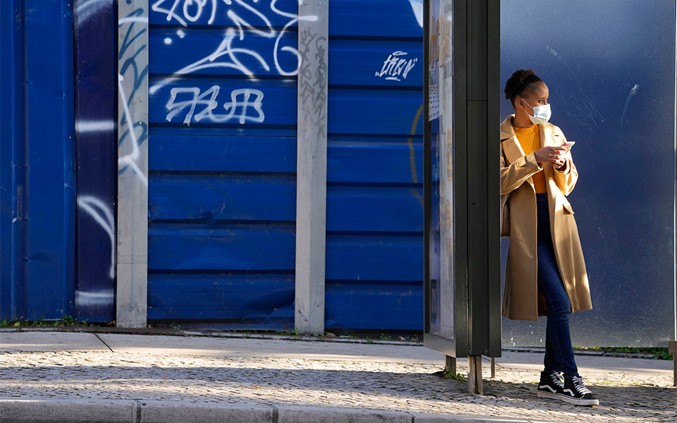 κορωνοϊός-έρευνα-το-ψυχολογικό-στρ-562031875