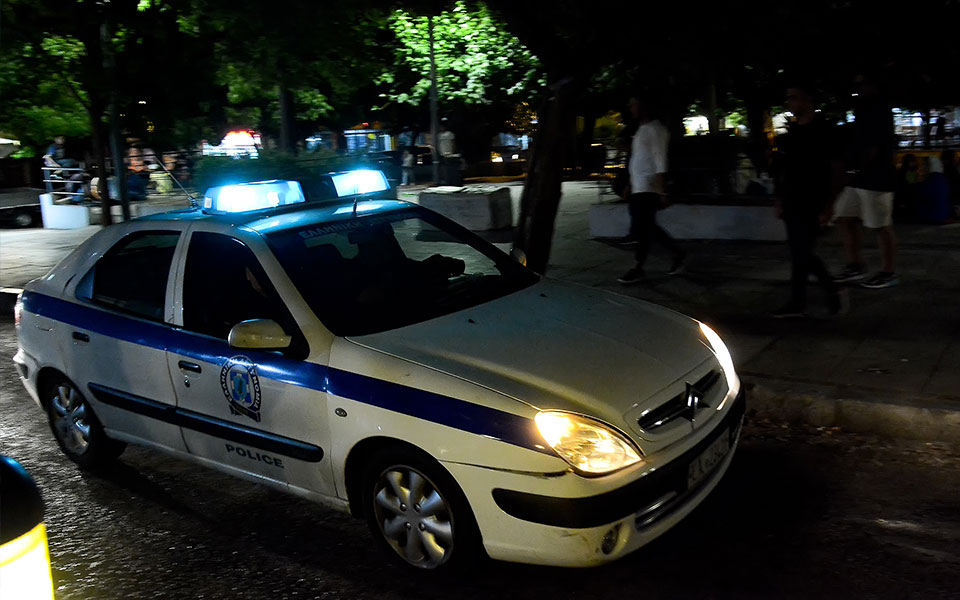 άρτα-χειροπέδες-σε-φοιτητή-για-κατοχή-562052740