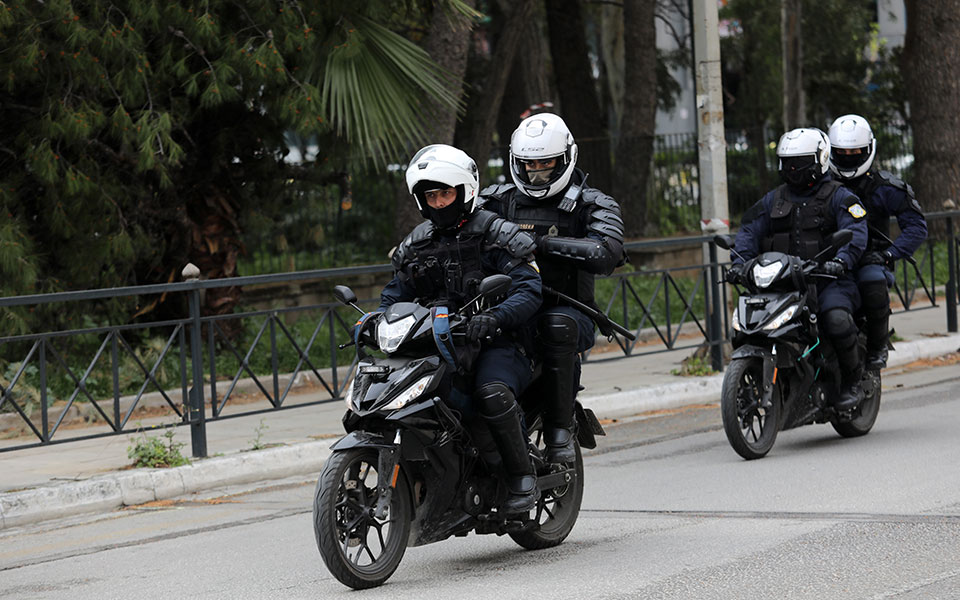 μενίδι-συνελήφθη-απόστρατος-αστυνομ-562033105