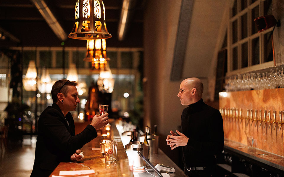 δείπνο-στο-σκοτάδι-μια-νέα-συνταγή-562069876