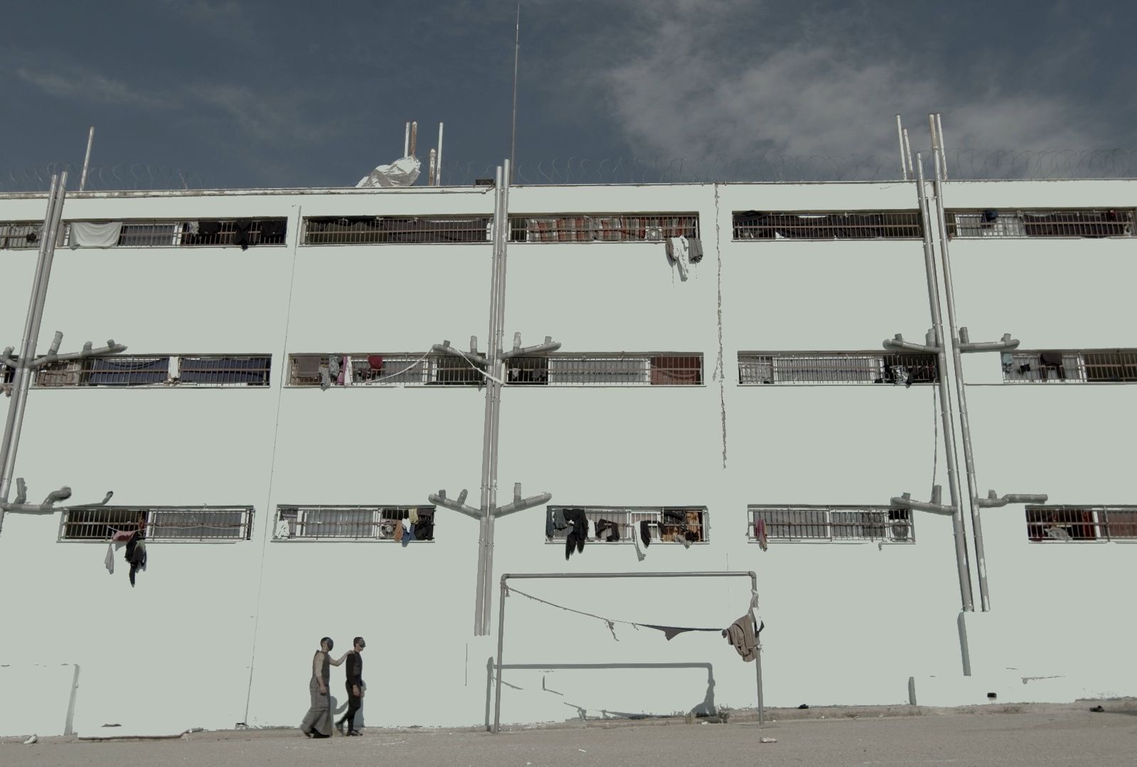 Η «Αντιγόνη» απελευθερώνει τα φυλακισμένα παιδιά του Αυλώνα-2