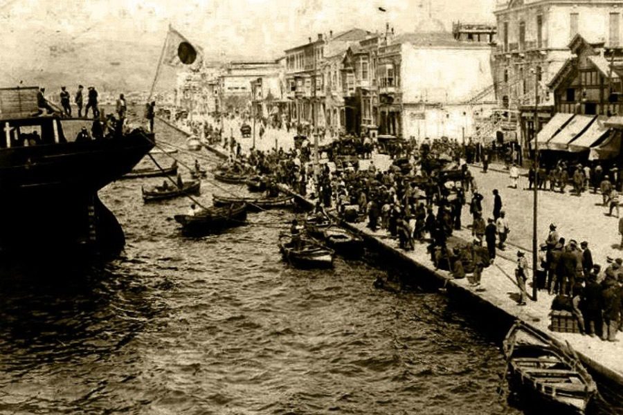 ιαπωνικό-πλοίο-στη-σμύρνη-το-μυστήριο-562057489