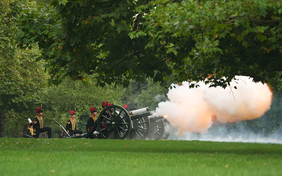 Ο Κάρολος Γ’ ανακηρύχθηκε επίσημα βασιλιάς-5
