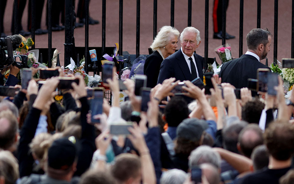 Βασίλισσα Ελισάβετ: Ο Κάρολος στο Μπάκιγχαμ – Στις 8 το πρώτο του διάγγελμα ως βασιλιάς-2