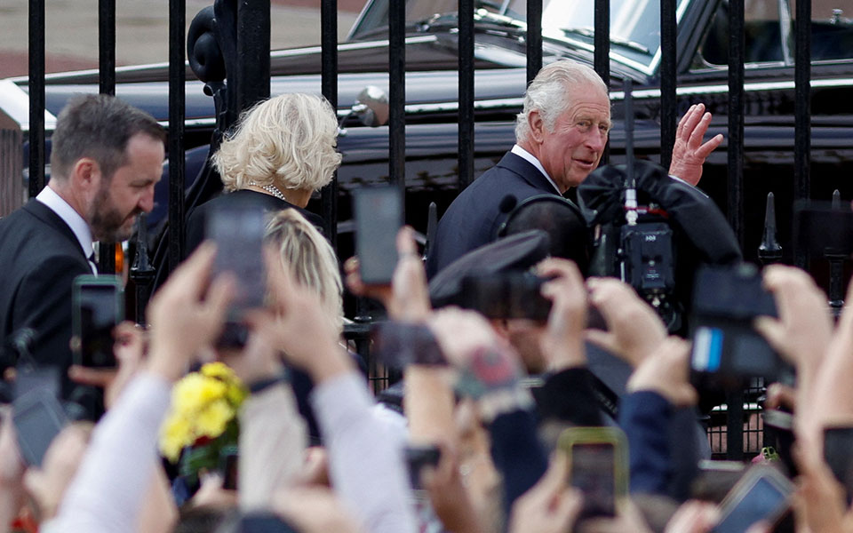 Βασίλισσα Ελισάβετ: Ο Κάρολος στο Μπάκιγχαμ – Στις 8 το πρώτο του διάγγελμα ως βασιλιάς-3