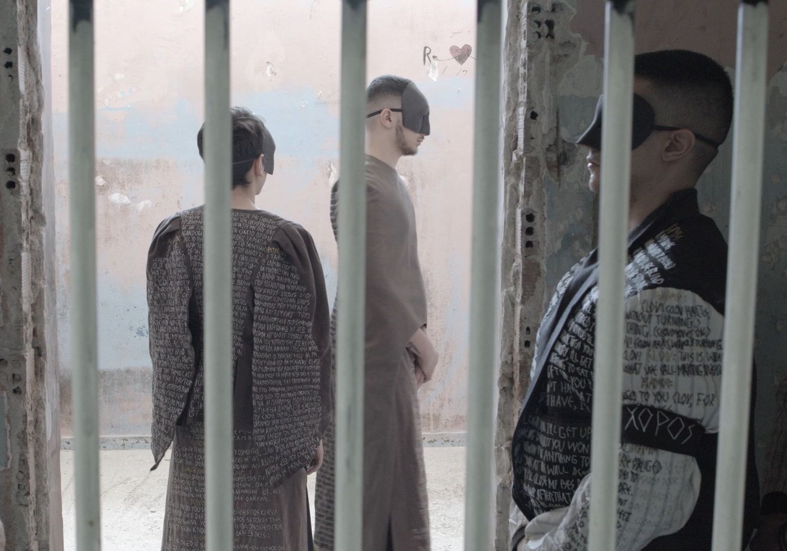 η-αντιγόνη-απελευθερώνει-τα-φυλακι-562059163