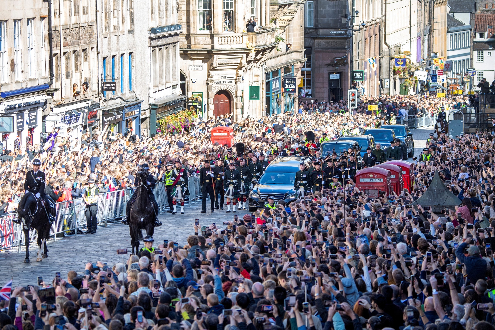 βρετανία-τιμές-στην-ελισάβετ-αλλά-και-562040431