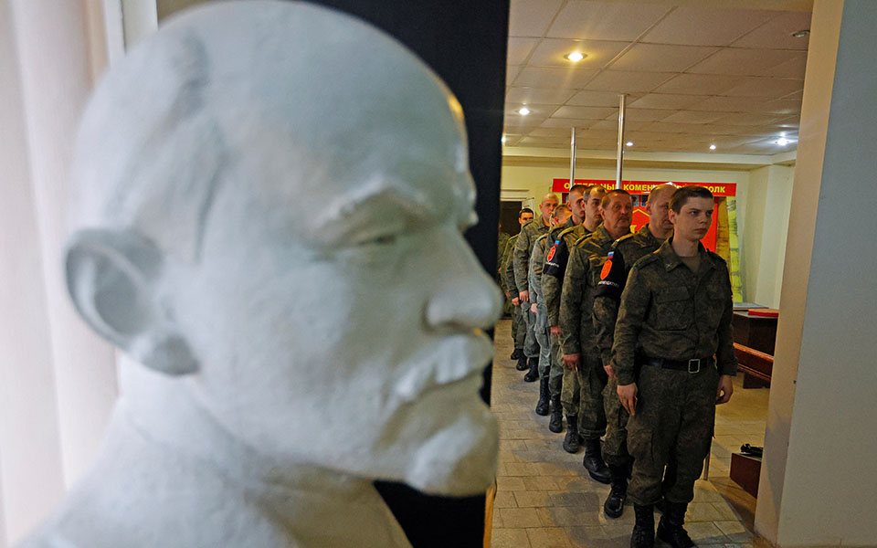 νατο-για-δημοψηφίσματα-στις-ουκρανικ-562058140