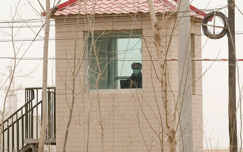 οργισμένη-η-κίνα-για-την-έκθεση-του-οηε-562023898