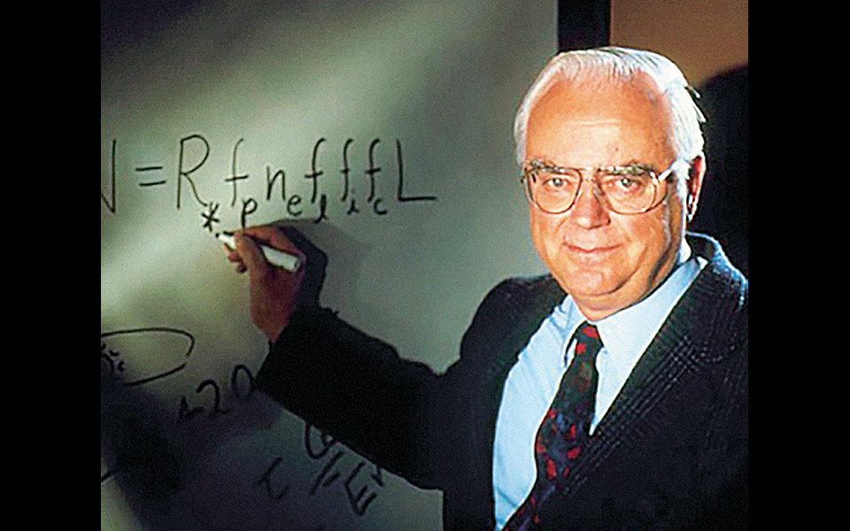 φρανκ-ντρέικ-1930-2022-ο-κυνηγός-των-εξωγήι-562038181