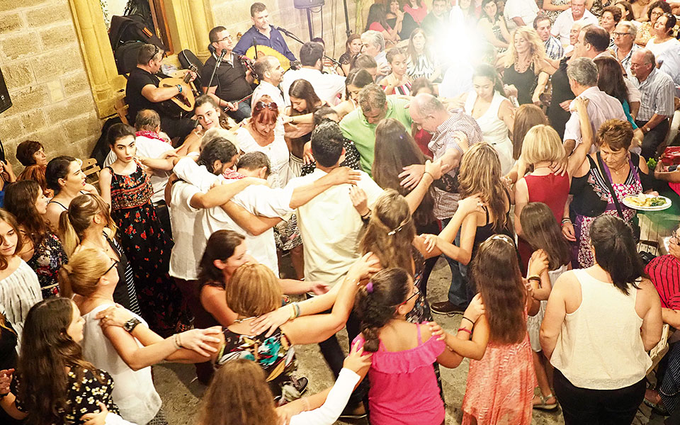 Στην Κάσο ανήμερα τη γιορτή του Σταυρού για το πανηγύρι του αποκαλόκαιρου-1