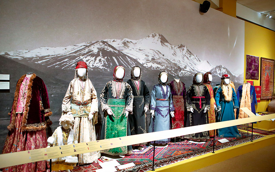 μνήμες-μικράς-ασίας-στο-μπενάκη-το-χρο-562045114