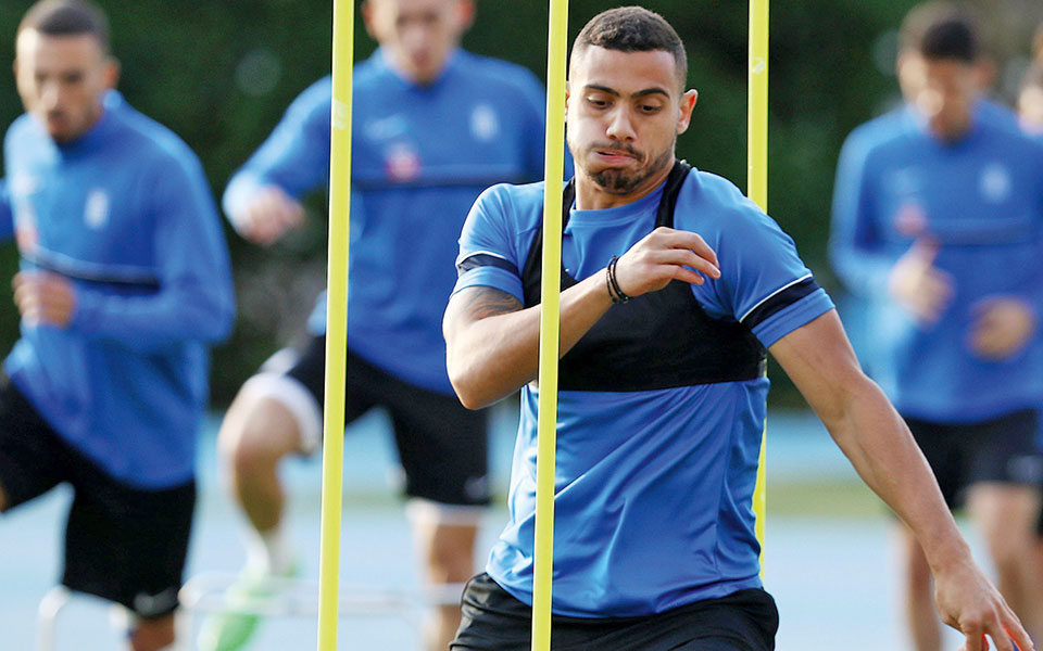 εθνική-δημιουργεί-κορμό-ο-πογιέτ-562058077