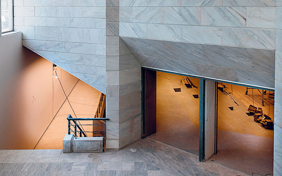 Κέντρο Αθήνας: Γιατρεύει τις πληγές του-3