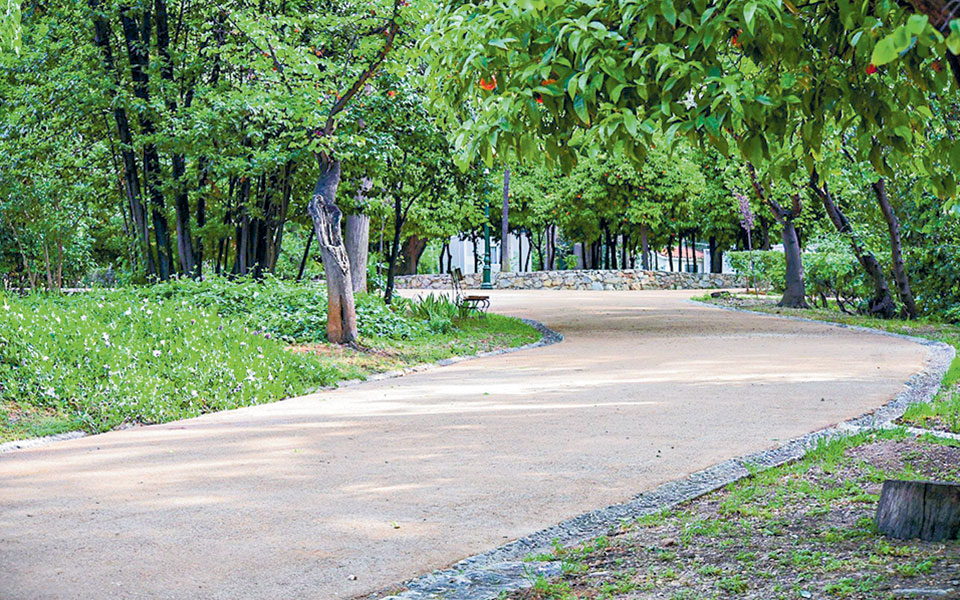 Κέντρο Αθήνας: Γιατρεύει τις πληγές του-2