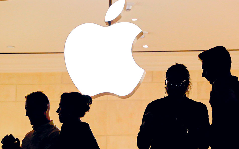 διαμάχη-για-την-τηλεργασία-σε-μεγάλες-562060846