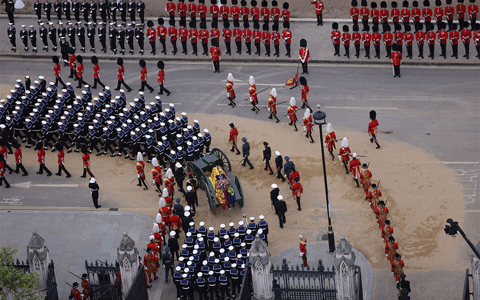 κηδεία-βασίλισσας-ελισάβετ-30-εκατ-τηλ-562053466