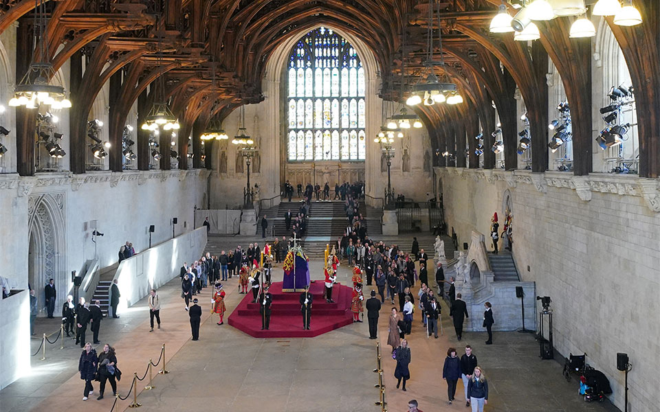 βασίλισσα-ελισάβετ-h-διπλωματική-σπα-562050292