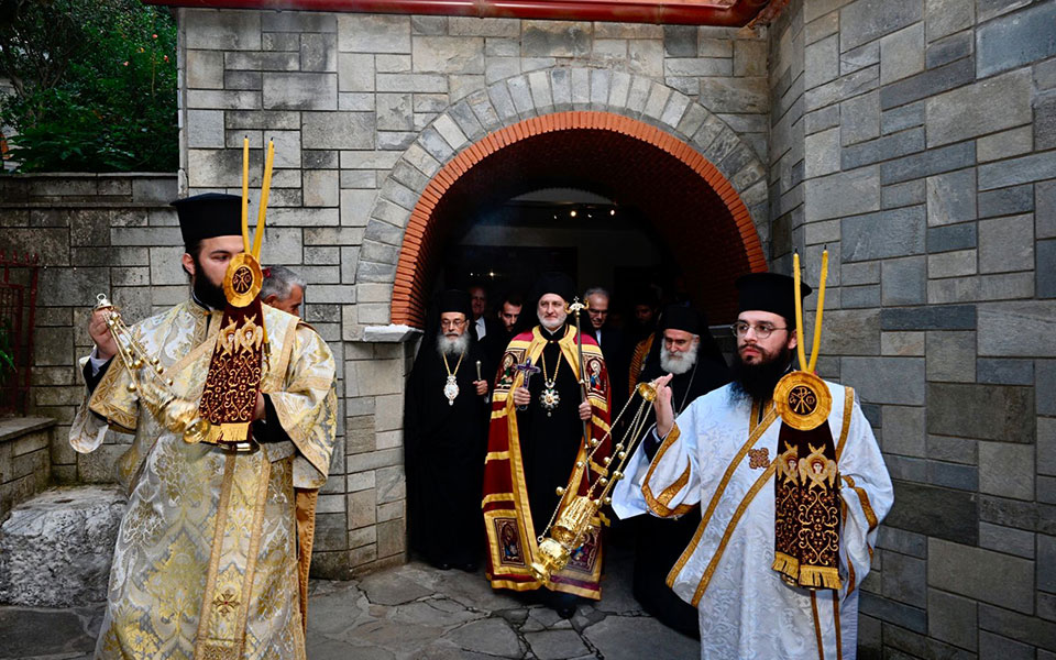 αρχιεπίσκοπος-ελπιδόφορος-θαύμα-η-ε-562068526