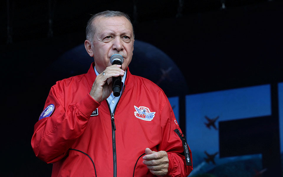 ερντογάν-η-ελλάδα-αυξάνει-τις-παρενοχ-562028575