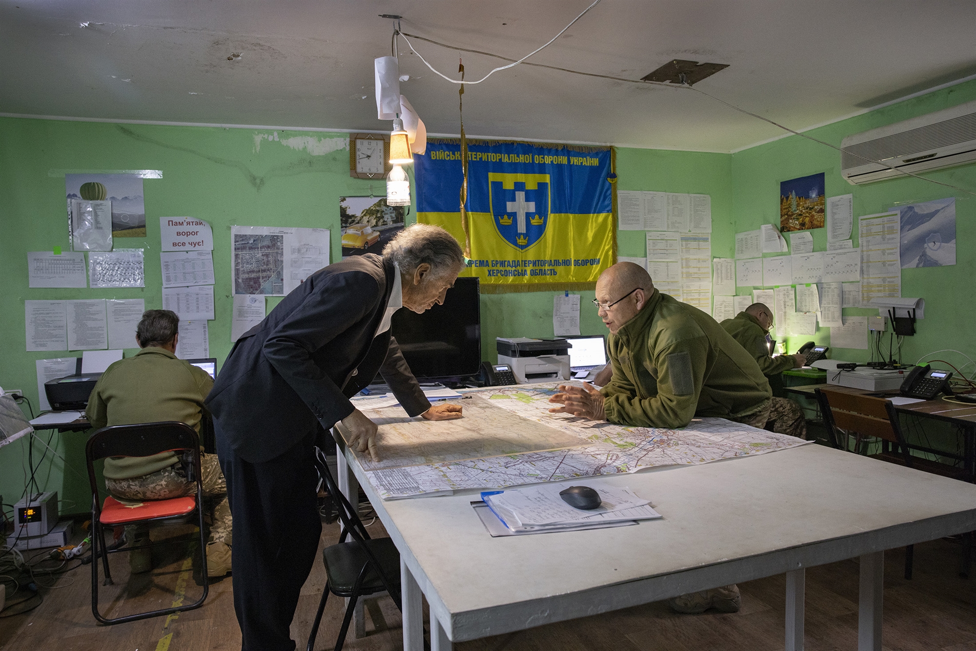 Συναντώντας ένα λαό στα όπλα-2