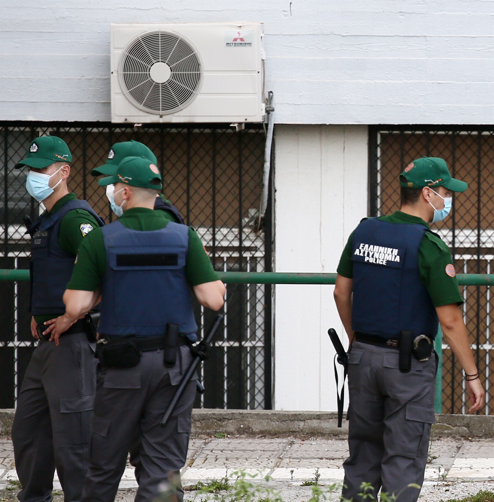 πανεπιστημιακή-αστυνομία-από-απόστα-562047604