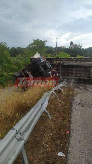 Τροχαίο δυστύχημα στην Πάτρα με μία γυναίκα νεκρή (εικόνες)-3