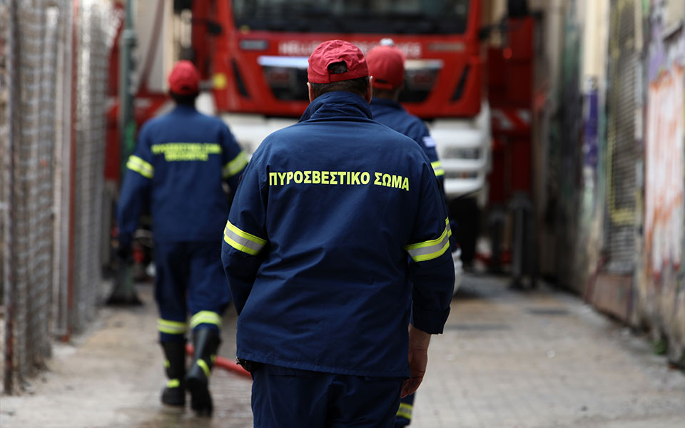 φωτιά-τώρα-κοντά-στον-αυλώνα-562039372