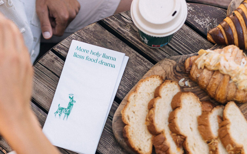 holy-llama-στο-σύνταγμα-η-εξέλιξη-ενός-vegan-φούρνο-562049725