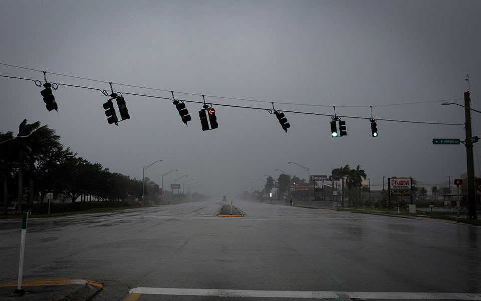 o-κυκλώνας-ίαν-σαρώνει-τη-φλόριντα-εικό-562066561