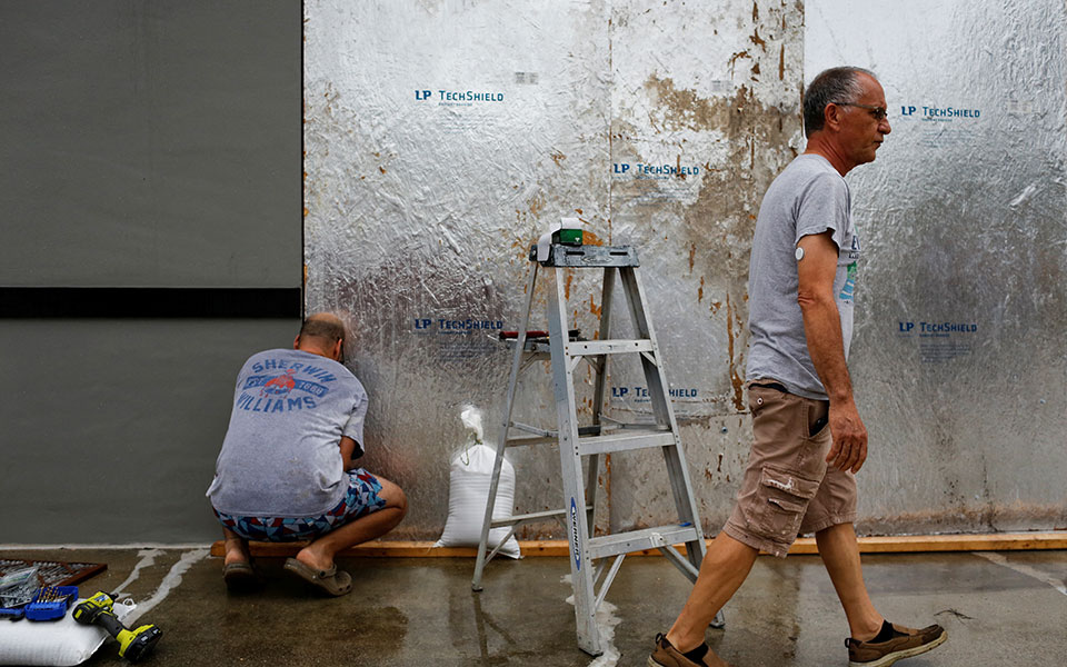 O κυκλώνας Ίαν σαρώνει τη Φλόριντα (εικόνες – βίντεο)-6