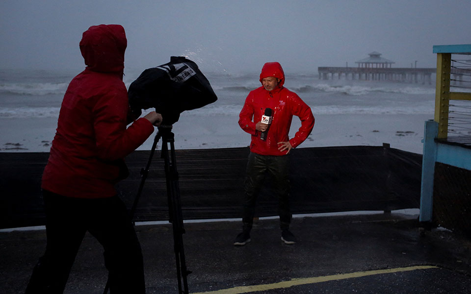 O κυκλώνας Ίαν σαρώνει τη Φλόριντα (εικόνες – βίντεο)-2