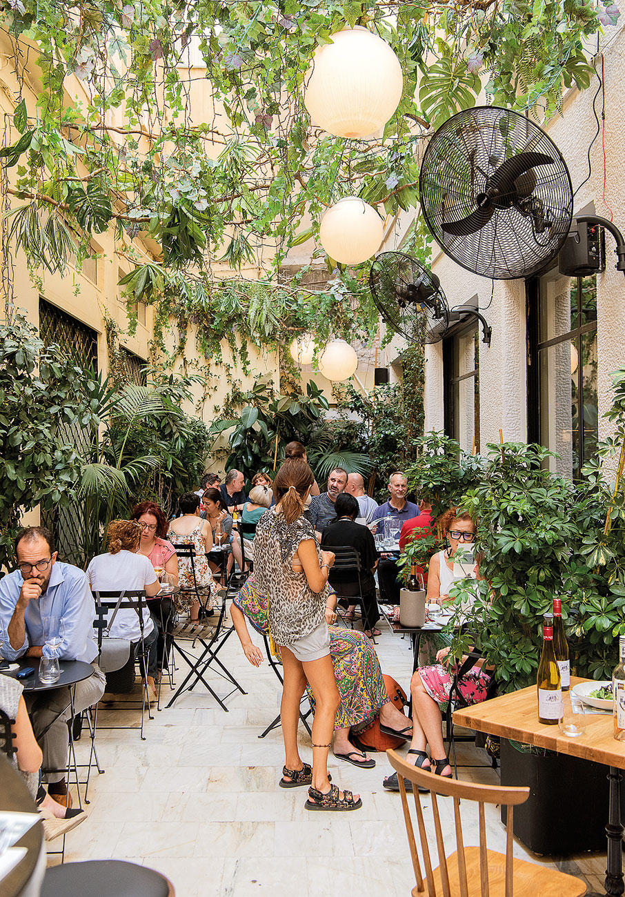 12 νέες αφίξεις στην Αθήνα, για να ανταλλάξετε τα νέα του καλοκαιριού με φαγητό και ποτό-8