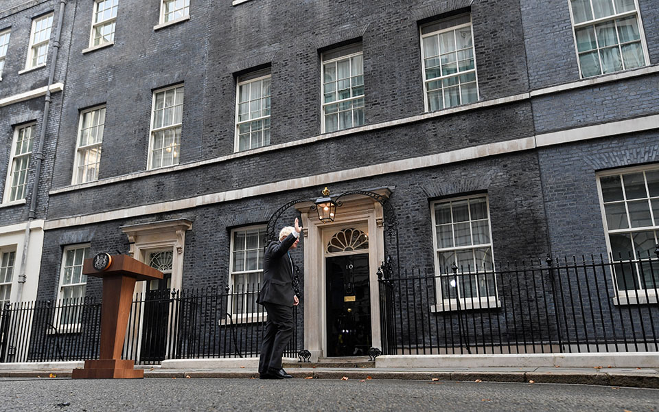 Με μήνυμα ενότητας αλλά και αιχμές το αντίο του Μπόρις Τζόνσον στη Ντάουνινγκ Στριτ-4