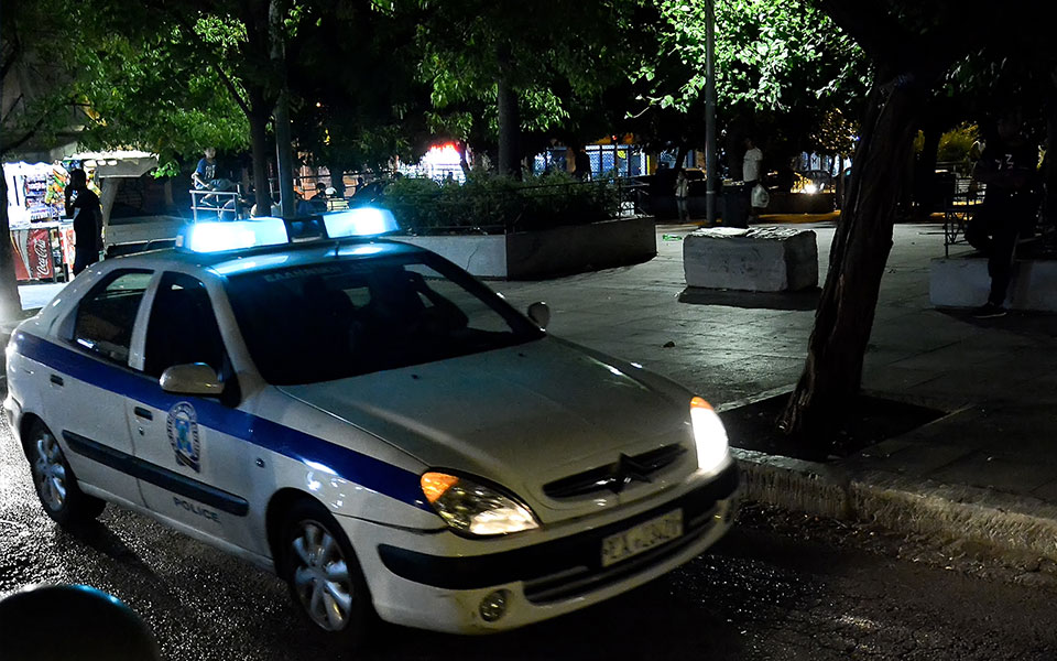 χειροπέδες-σε-τέσσερα-άτομα-για-κατοχ-562041481