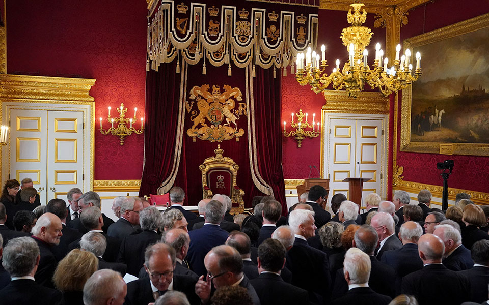 Ο Κάρολος Γ’ ανακηρύχθηκε επίσημα βασιλιάς-11