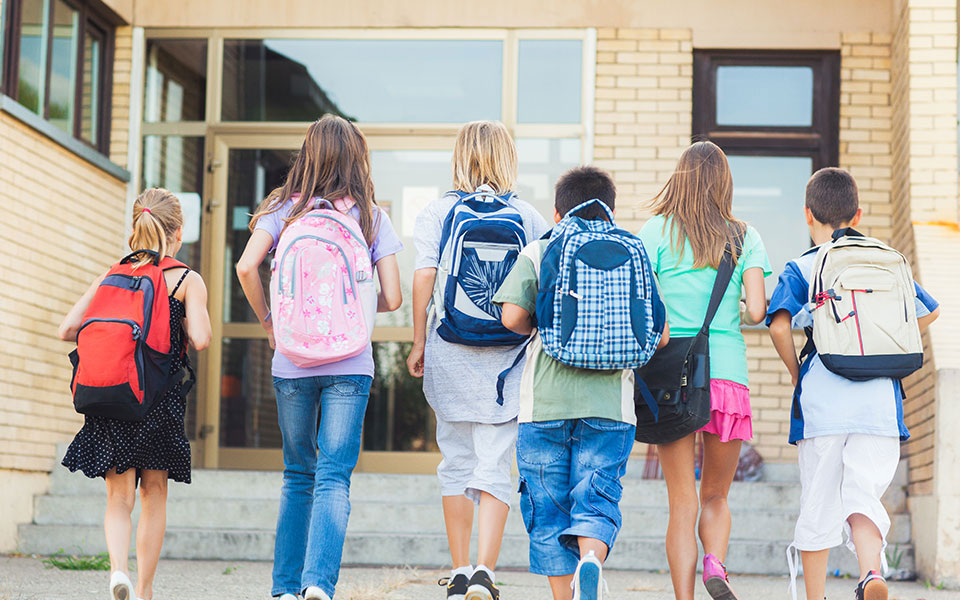 δεύτερη-ζωή-για-τα-σχολικά-είδη-κερ-562031749