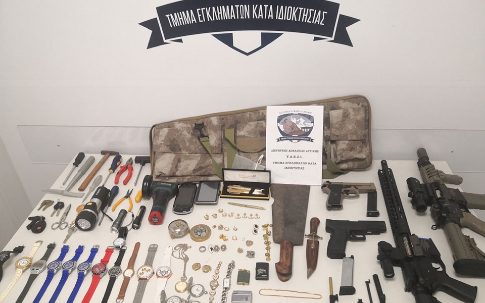 χειροπέδες-σε-38χρονο-για-διαρρήξεις-κλ-562033291