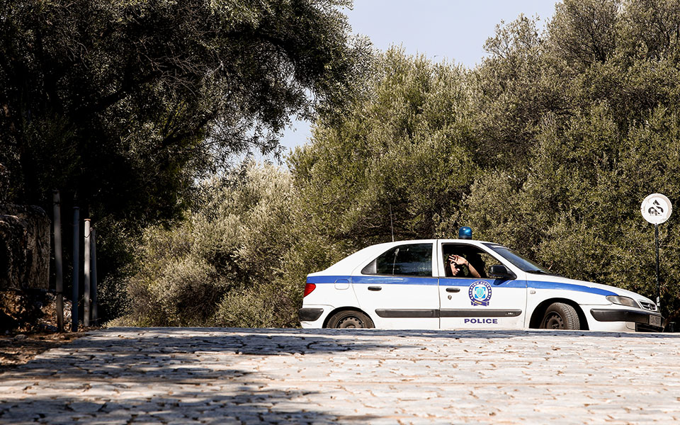 κηφισιά-απείλησαν-ανήλικους-με-μαχαί-562032877