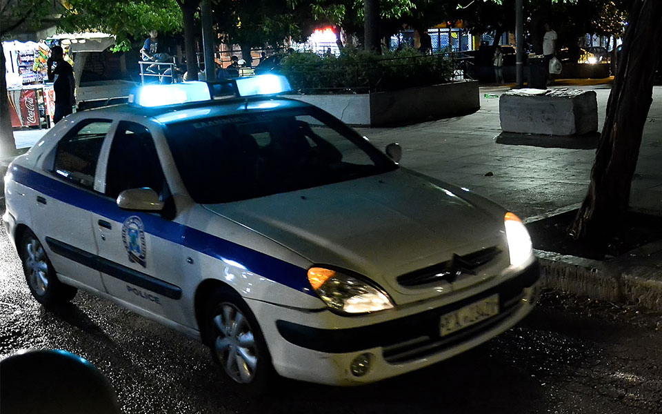 ληστεία-σε-κατάστημα-fast-food-στο-παλαιό-φάλ-562057942